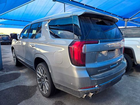 Used 2025 GMC Yukon Denali Ultimate AWD/4WD image 3