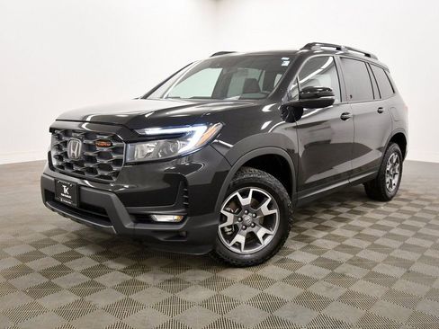 Certified 2023 Honda Passport TrailSport image 2
