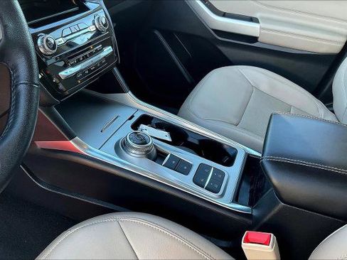 Certified 2024 Ford Explorer Limited image 16