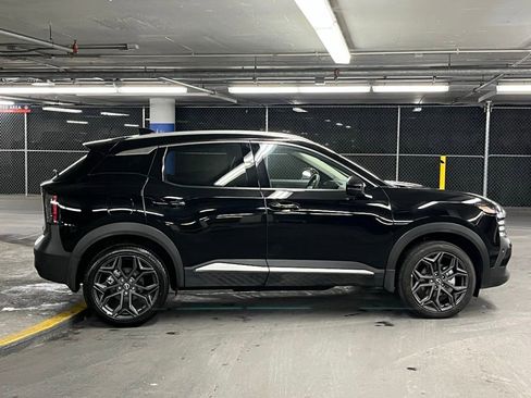 Used 2025 Nissan Kicks SR w/ SR Premium Package image 37