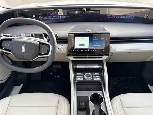 New 2026 Lincoln Nautilus Premier image 16