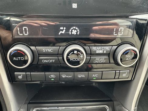 Used 2019 Subaru Ascent Limited image 40