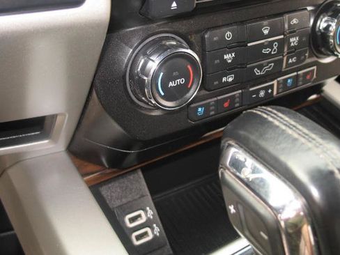 Used 2018 Ford F150 Lariat AWD/4WD image 36