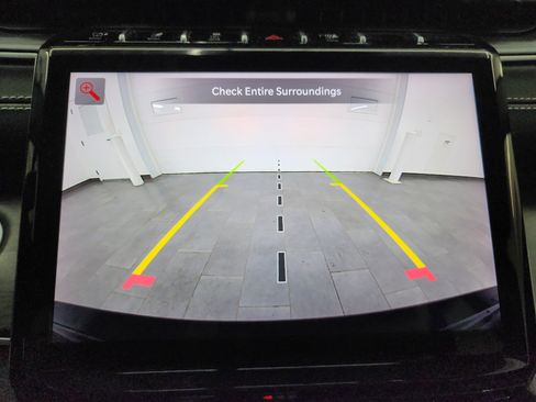 Used 2023 Jeep Grand Cherokee Limited w/ Black Appearance Package image 15