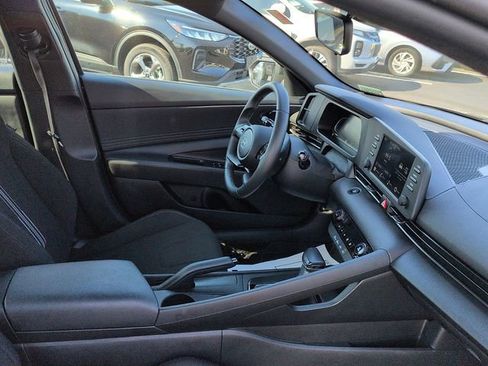 Used 2025 Hyundai Elantra Sport FWD image 10