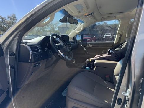 Used 2023 Lexus GX 460 Premium image 5