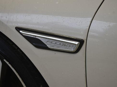 Used 2018 Honda Accord Sport image 13