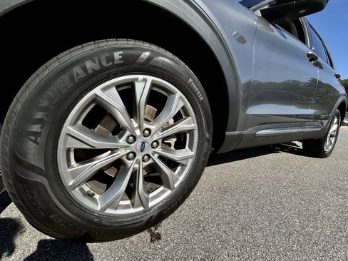 Used 2023 Ford Explorer XLT w/ Equipment Group 202A image 19