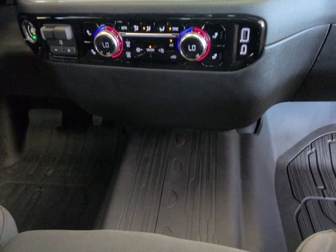 New 2026 GMC Sierra 2500 SLE w/ SLE Convenience Package AWD/4WD image 13