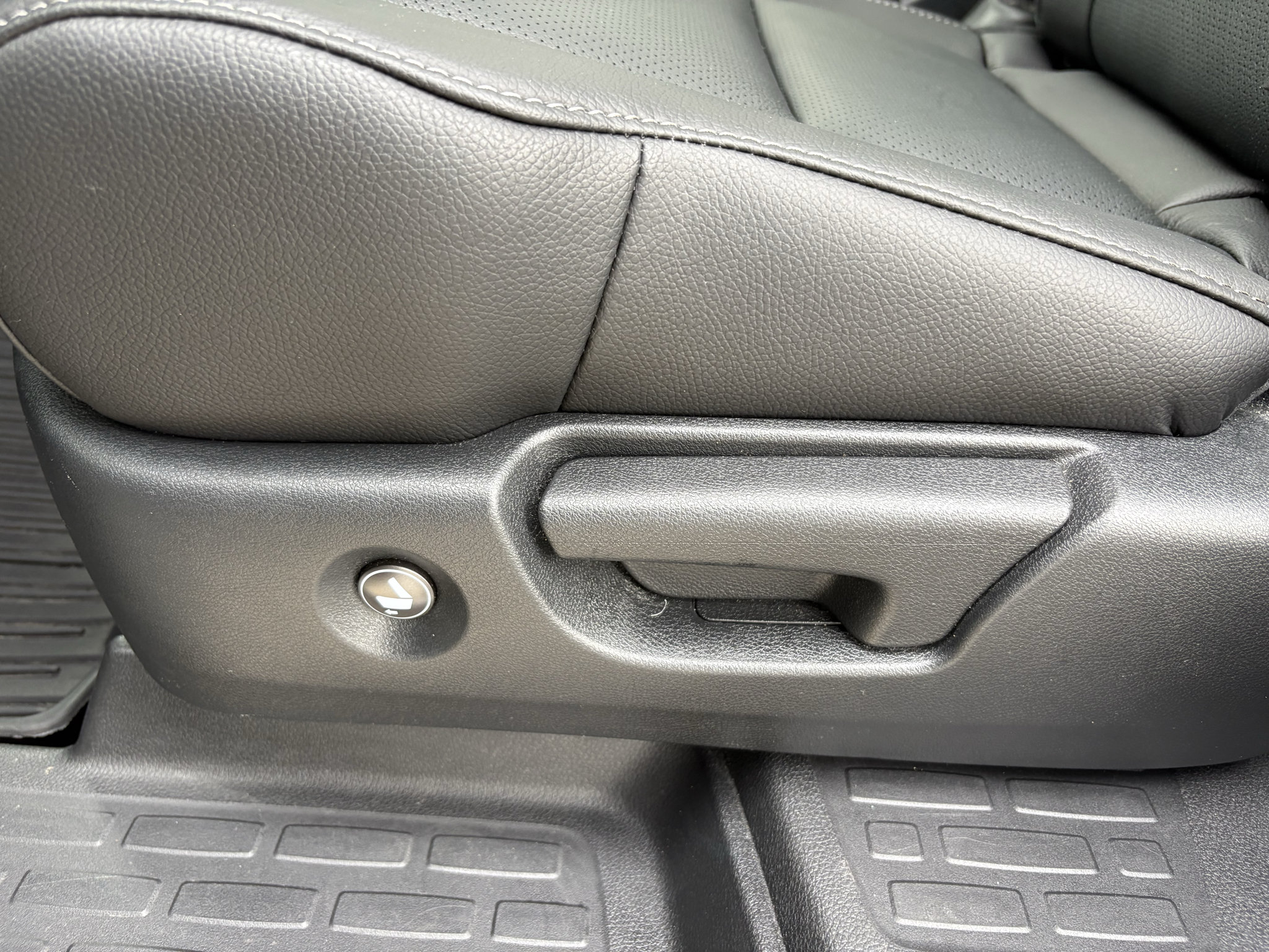 Used 2021 Honda Pilot Elite image 25