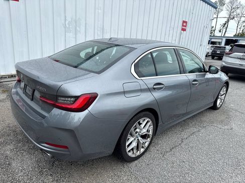 Used 2025 BMW 330i Sedan w/ Convenience Package RWD image 8