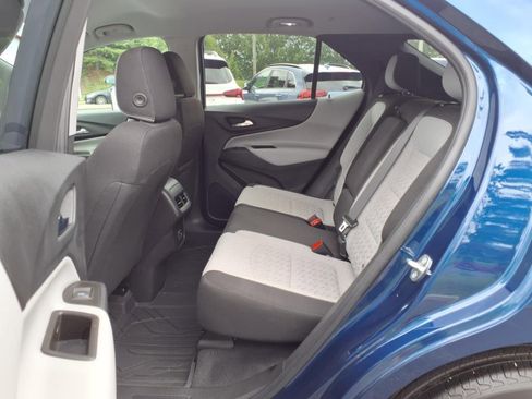 Used 2022 Chevrolet Equinox LS w/ LS Convenience Package image 5