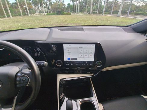 Used 2024 Lexus NX 250 250 Sport Utility 4D w/ Towing Package (2000 Lbs) image 10