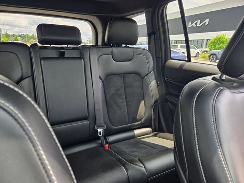 Used 2025 Jeep Grand Cherokee Altitude AWD/4WD image 14