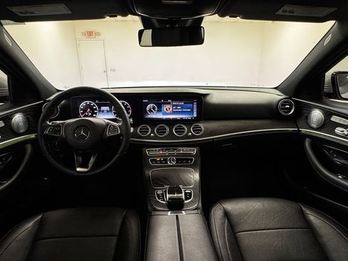 Used 2018 Mercedes-Benz E 300 4MATIC image 17