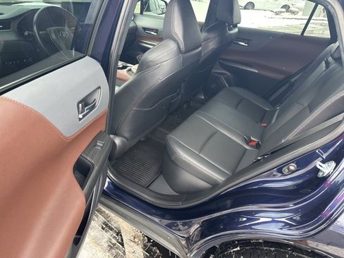 Used 2022 Toyota Venza image 15