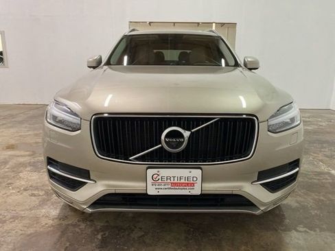 Used 2018 Volvo XC90 T6 Momentum w/ Convenience Package AWD/4WD image 8