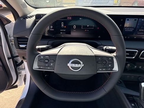 New 2026 Nissan Sentra SR w/ Floor Mat Package FWD image 23