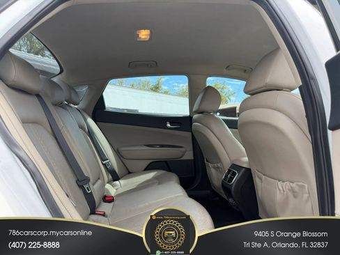 Used 2018 Kia Optima EX image 9