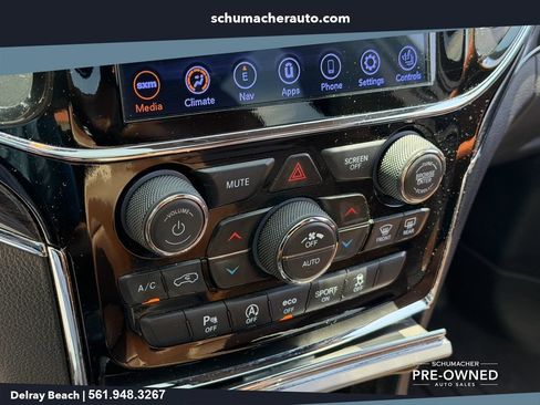 Used 2020 Jeep Grand Cherokee Overland AWD/4WD image 25