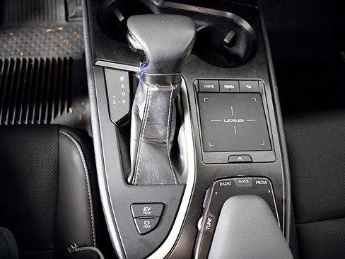 Used 2019 Lexus UX 250h F Sport image 37