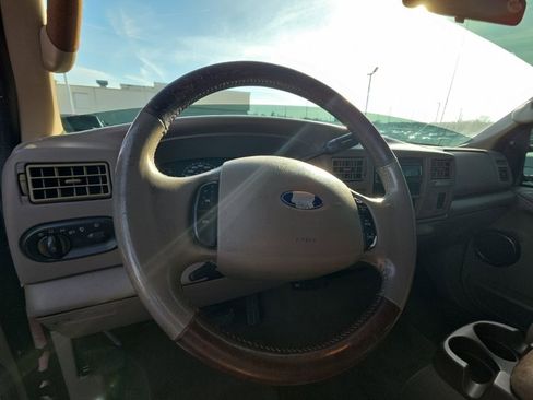 Used 2004 Ford F250 Lariat image 9