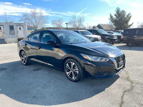 Used 2023 Nissan Sentra SV image 2