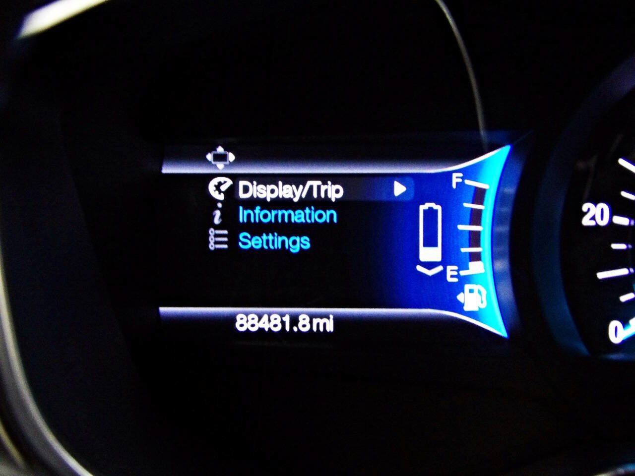 Used 2016 Ford Fusion SE w/ Equipment Group 502A FWD image 14