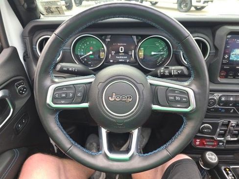 Used 2023 Jeep Wrangler Unlimited Rubicon 4xe w/ Cold Weather Group AWD/4WD image 18