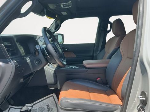 Used 2024 Lexus GX 550 w/ Accessory Package (2T) AWD/4WD image 9