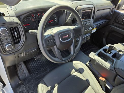 New 2024 GMC Sierra 2500 Pro w/ Convenience Package image 9