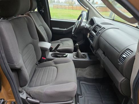 Used 2005 Nissan Frontier XE image 12