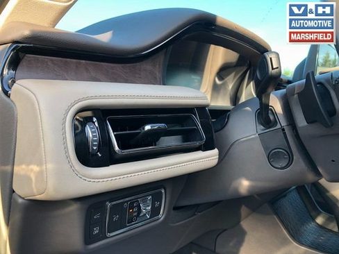 Used 2023 Lincoln Aviator Reserve w/ Elements Package Plus AWD/4WD image 14