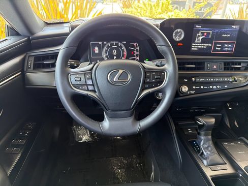 Used 2022 Lexus ES 350 w/ Accessory Package FWD image 16