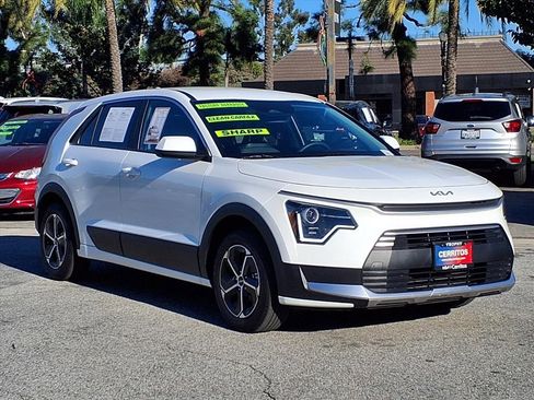 Used 2025 Kia Niro LX image 7
