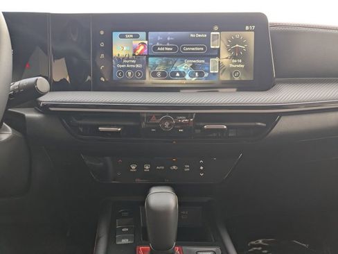 Used 2025 Nissan Kicks SR image 14