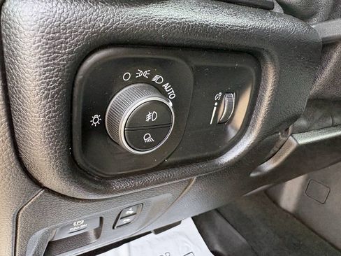 Used 2020 RAM 1500 Big Horn AWD/4WD image 38