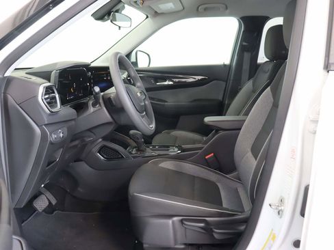Certified 2025 Chevrolet TrailBlazer LT AWD/4WD image 8