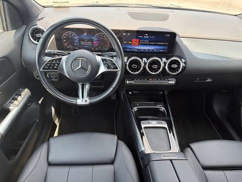 Used 2025 Mercedes-Benz GLA 250 image 24