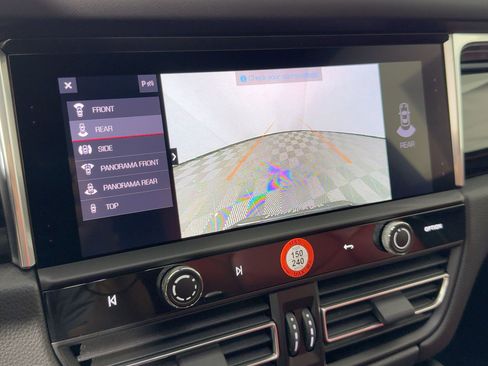 Used 2026 Porsche Macan image 25