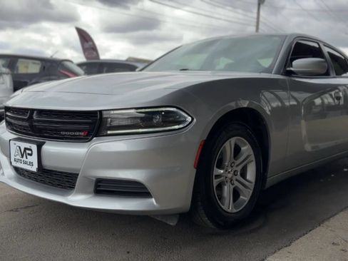 Used 2019 Dodge Charger SXT w/ Leather Interior Group RWD image 6