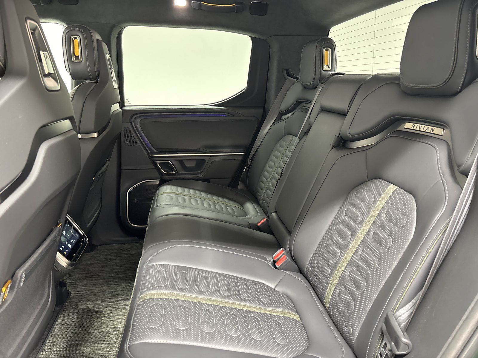 Used 2024 Rivian R1T Adventure Dual AWD/4WD image 21