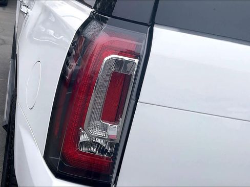 Used 2017 GMC Yukon Denali w/ Open Road Package image 31