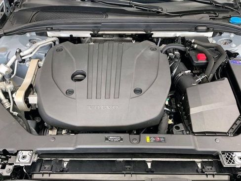Used 2022 Volvo S60 B5 Momentum FWD image 9