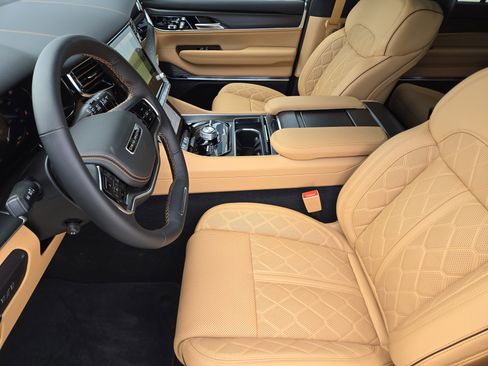 New 2026 Jeep Grand Wagoneer Summit AWD/4WD image 10
