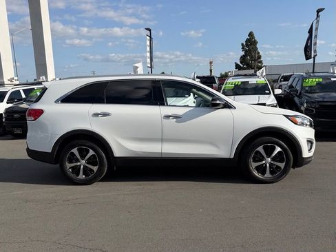 Used 2017 Kia Sorento EX FWD image 9