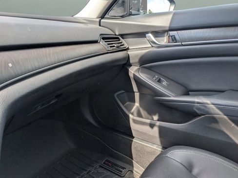 Used 2018 Honda Accord Touring image 31