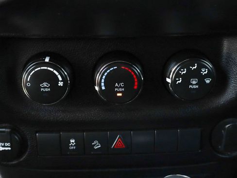Used 2018 Jeep Wrangler Sport AWD/4WD image 30
