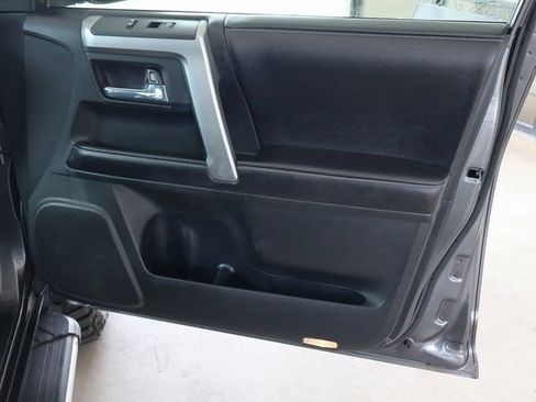 Used 2017 Toyota 4Runner SR5 Premium image 47