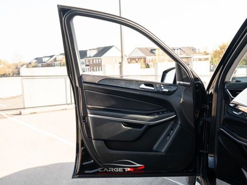 Used 2018 Mercedes-Benz GLS 550 4MATIC w/ Driver Assistance Package image 44